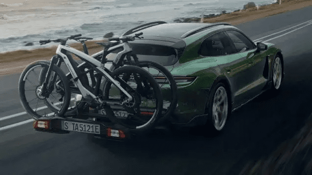 Automóvel e bicicletas Porsche - Fonte: Porsche/divulgação