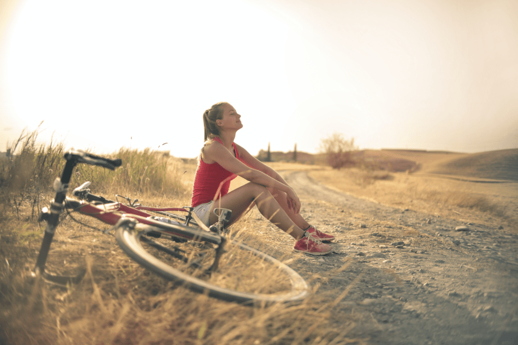 Ciclista relaxada - Fonte: Pixabay