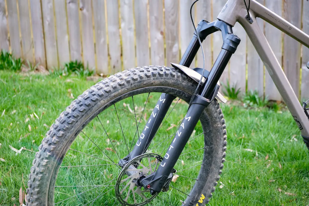 Bicicleta com suspensão Manitou - Créditos: Imagem retirada do site Hayes Biclycle